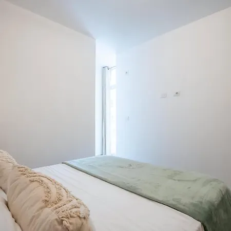 Sandy Steps Two-bed-- Family Cove Shëngjin